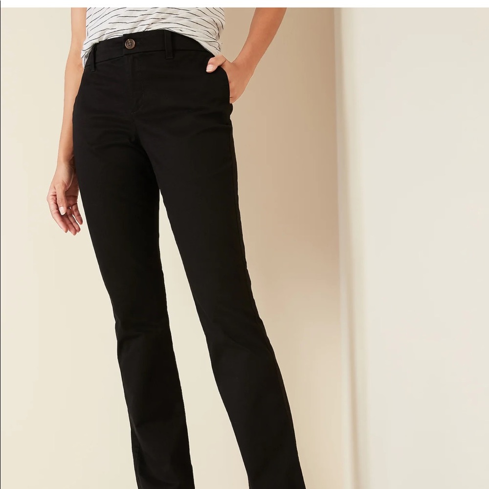 Black khaki work pants.